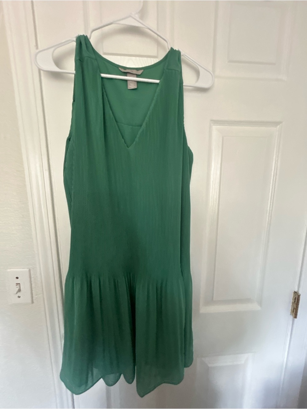 H&M Emerald Green Sleeveless V-Neck Dress